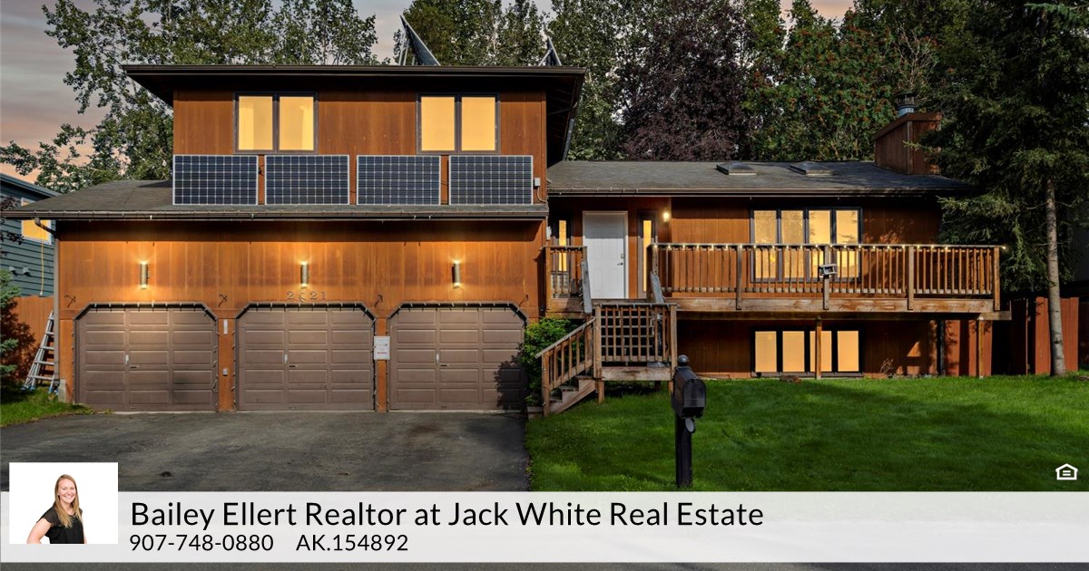 2221 Yorkshire Lane, Anchorage, AK 99504